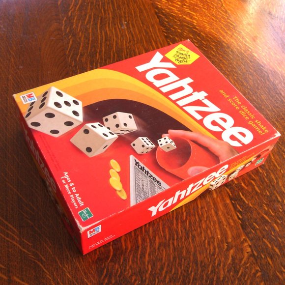 Yahtzee classic dice game played 5 dice Strategies English Spanish high-scoring - Picture 16 of 16